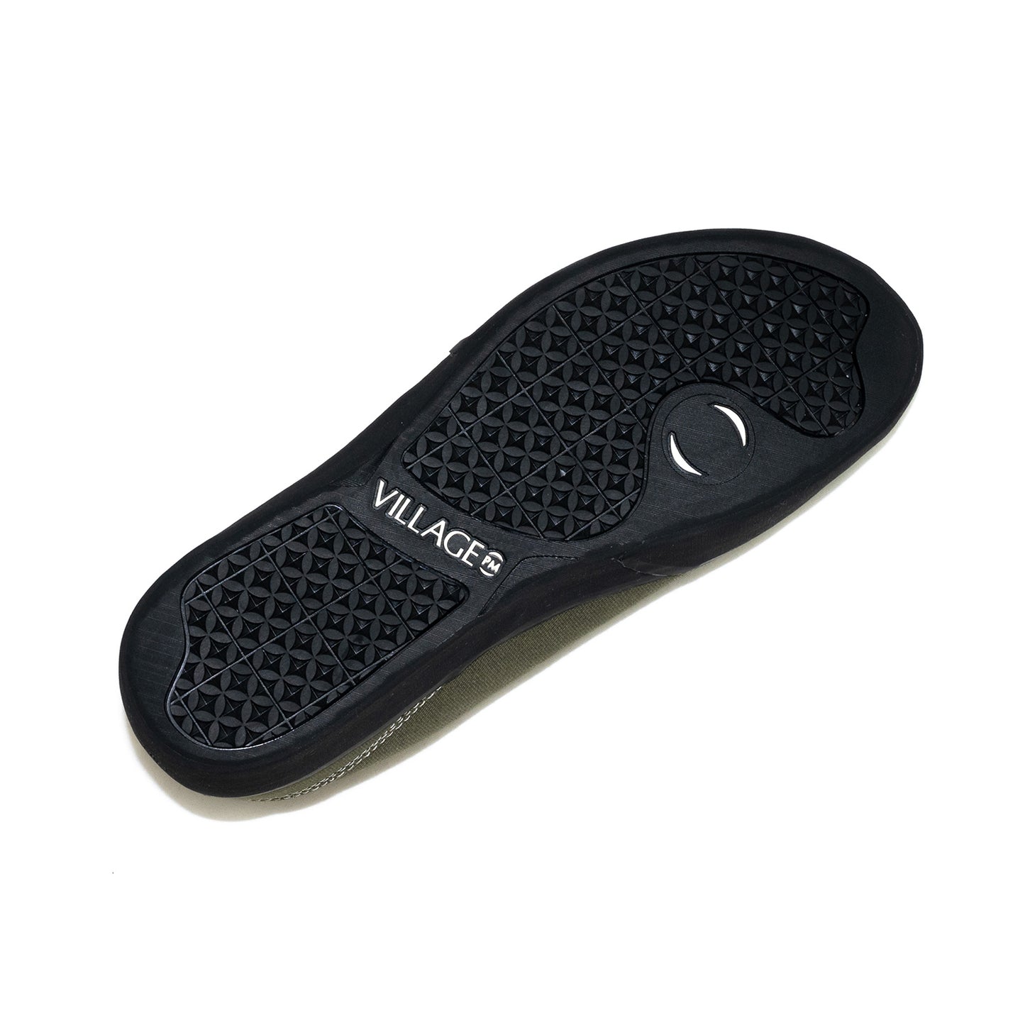 VILLAGE 1:30 PM - BLACK/WHISPER WHITE