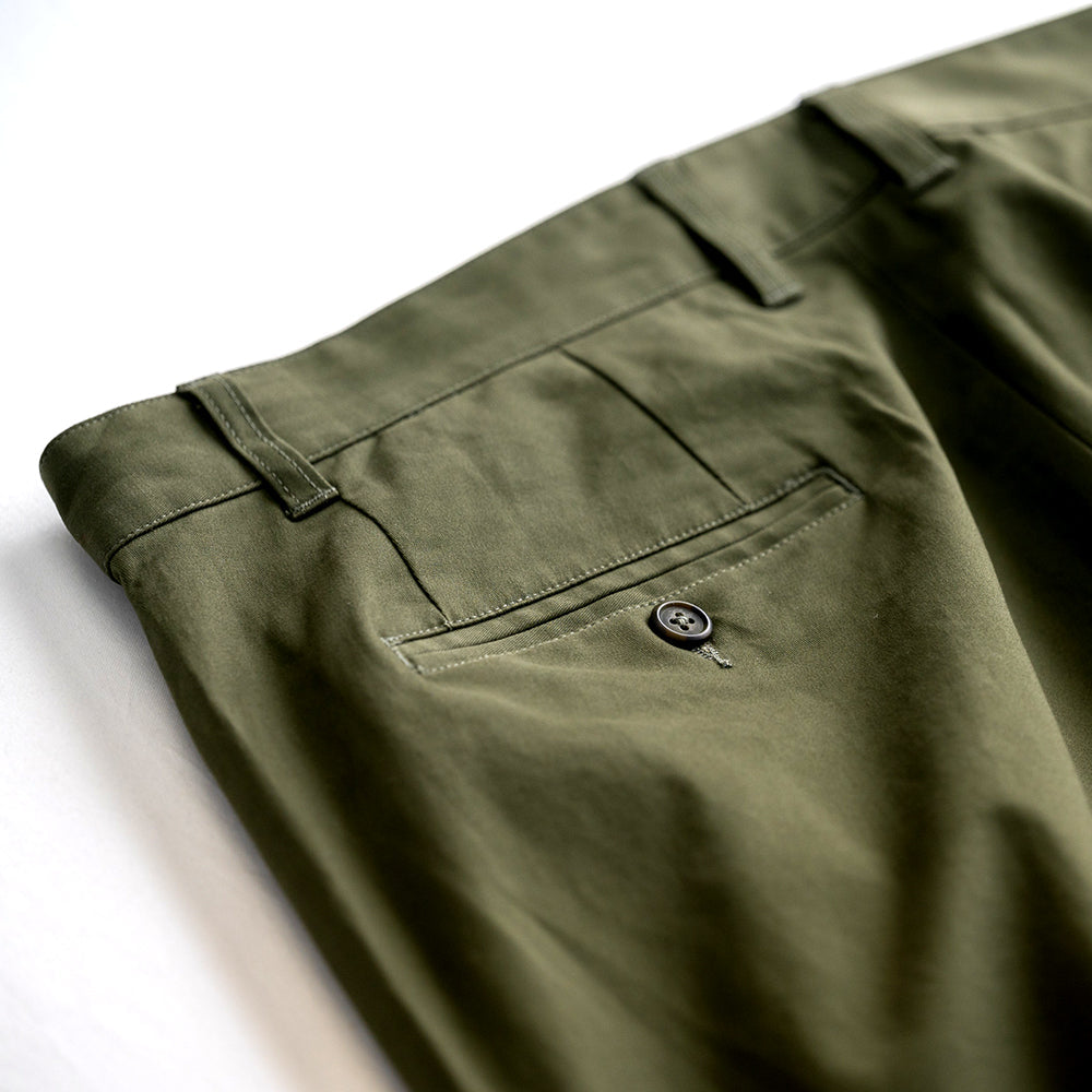 CLUMSY PICTURES VINTAGE 2 PLEATS CHINO - DEEP OLIVE